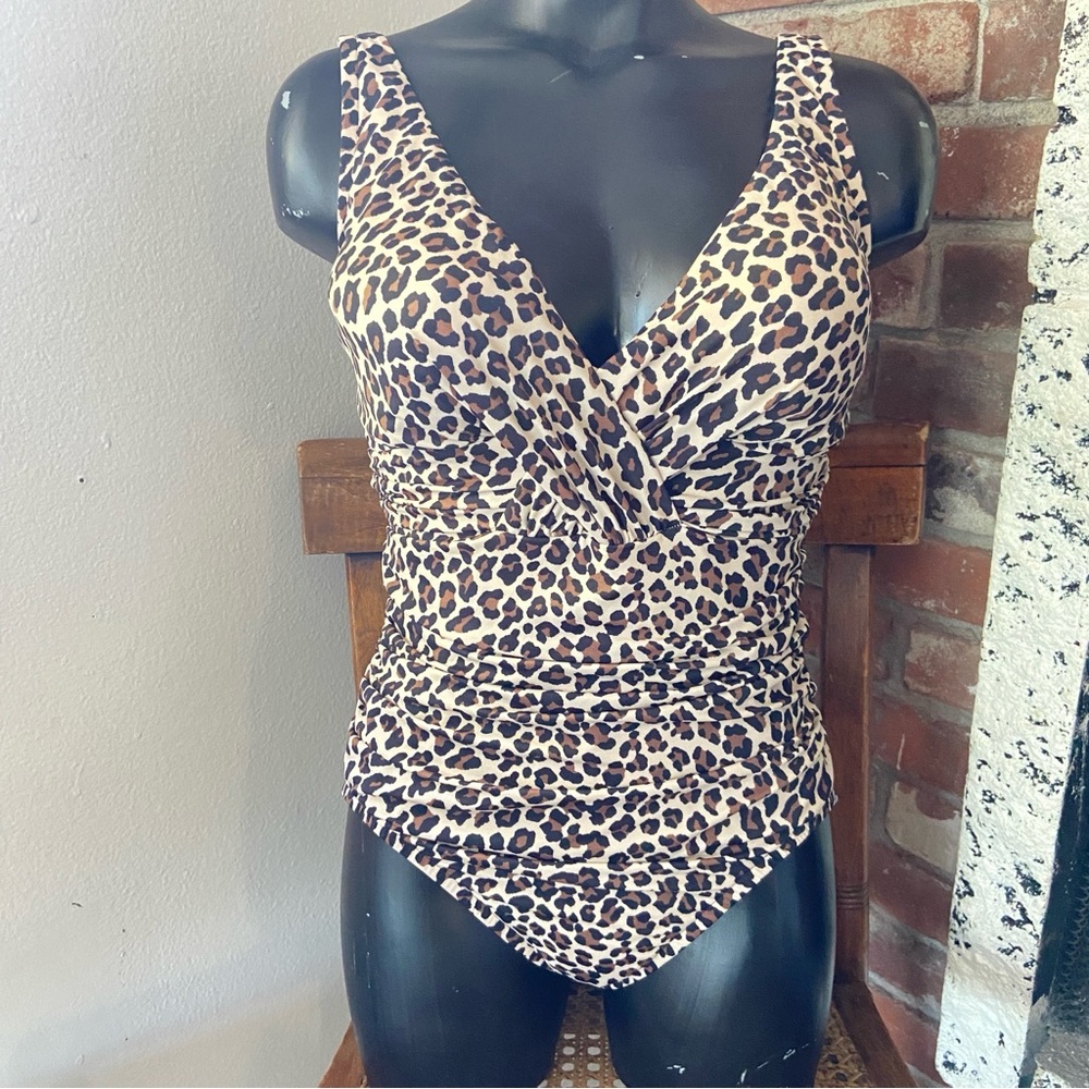 NWT Shape + Style by Aqua Green| Cheetah Print Women Swimsuit | Size 10